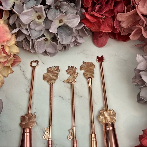 Aristocats Marie the Cat Rose Gold 5 Piece Makeup Brush Set - Picture 14 of 17
